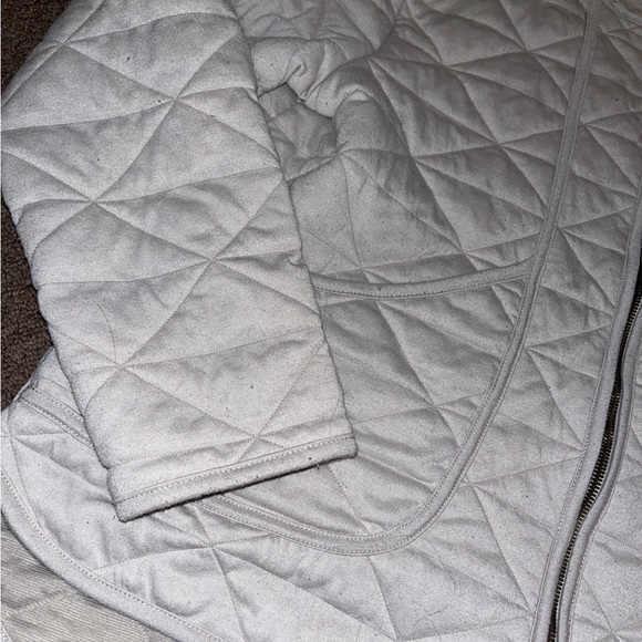 Avalanche Quilted Jacket - Picture 5 of 8